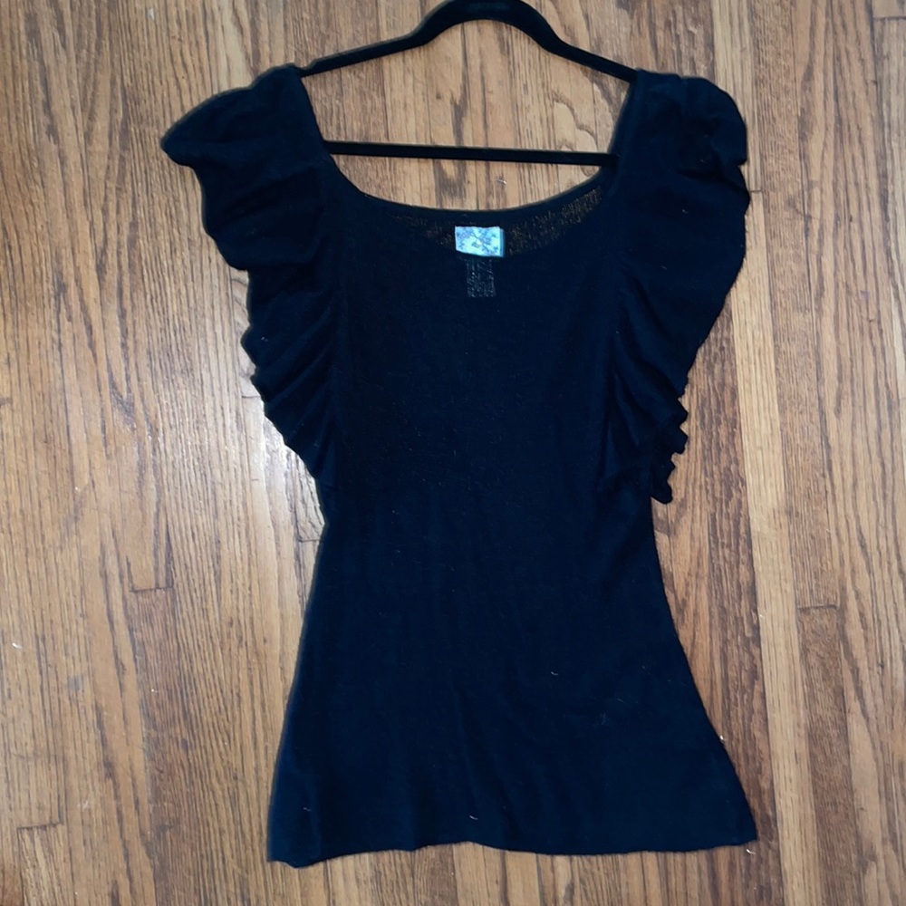 🖤 Feminine ruffle Sleeved Top🖤